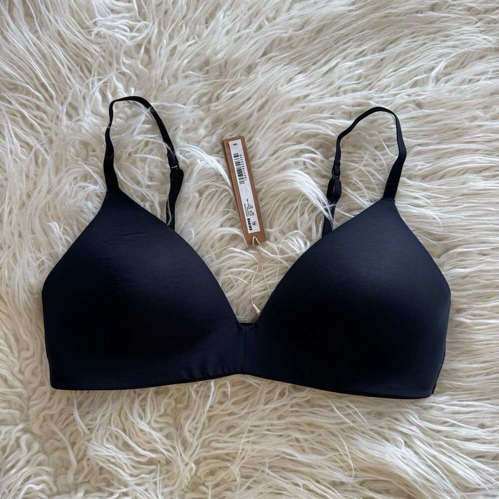 Skims Wireless Form T-shirt Bra Onyx Size 38B
